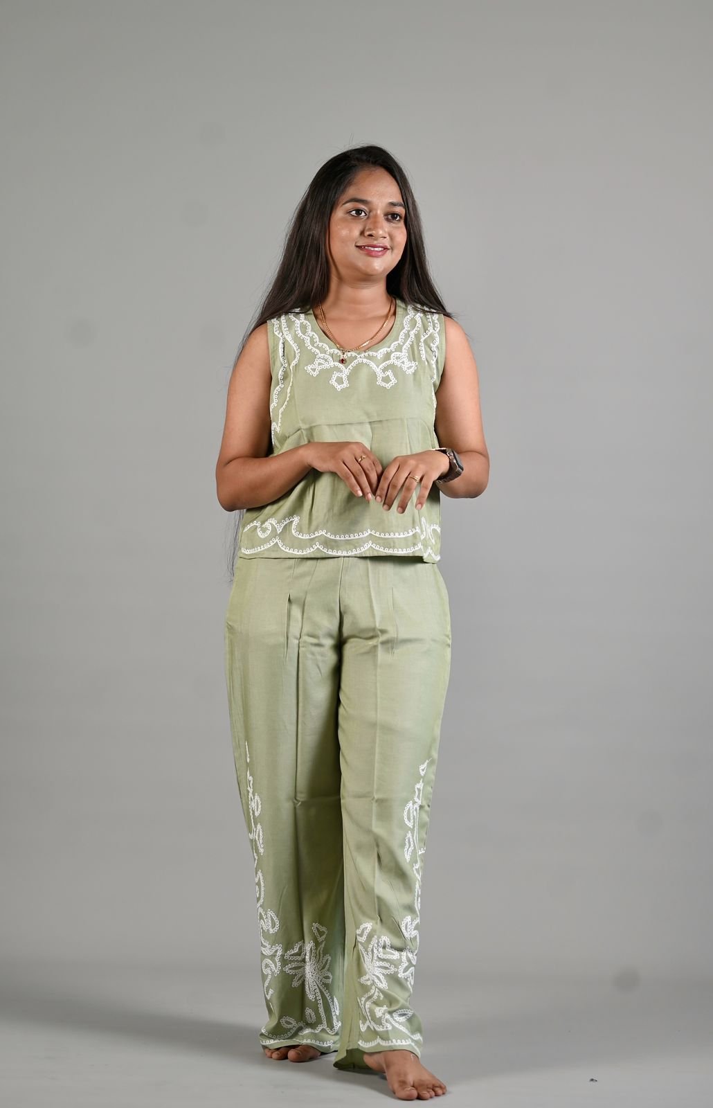 Pistachio embroidery set 014 Back