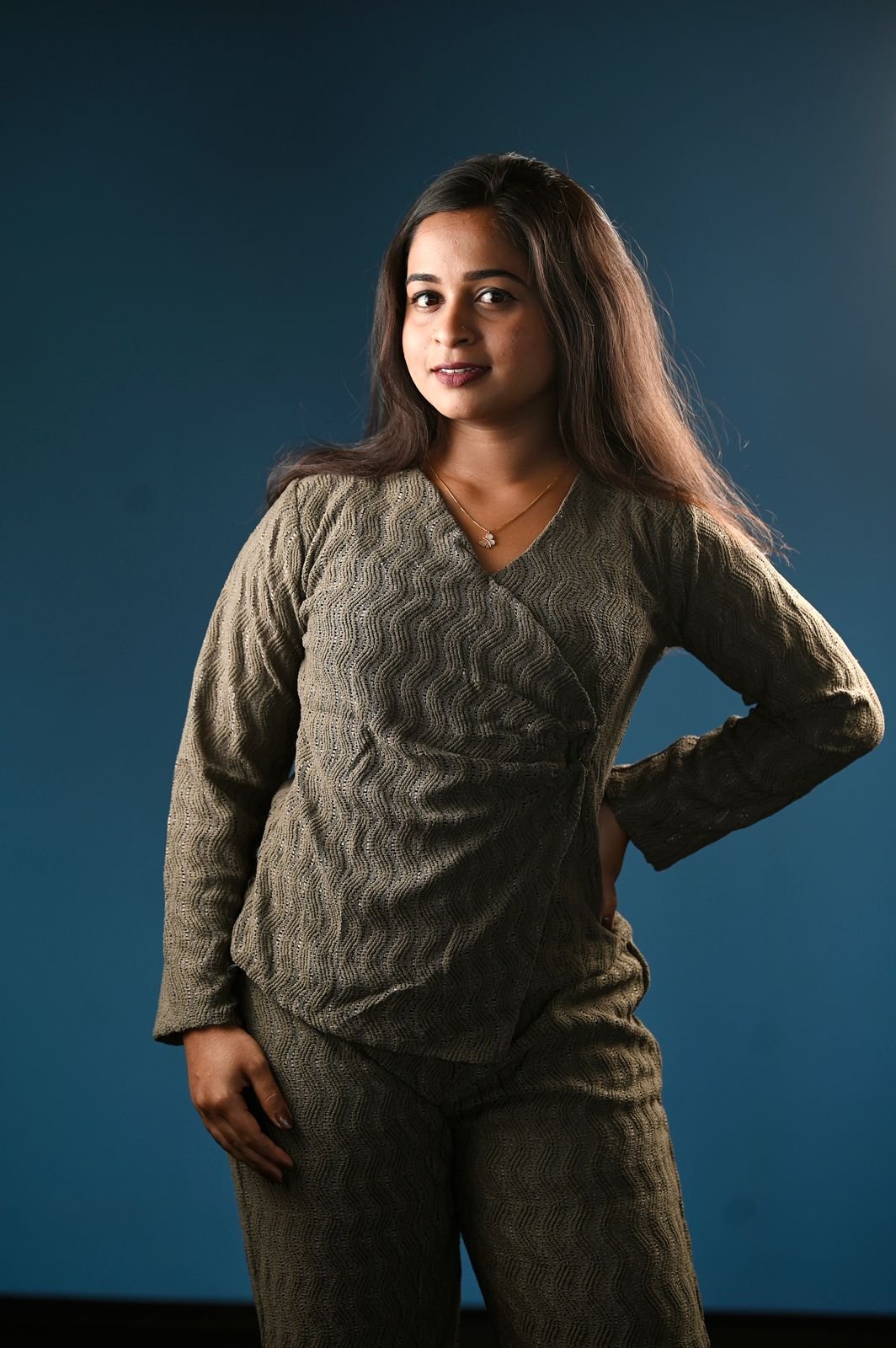 Olive Green Wavy Knit 007