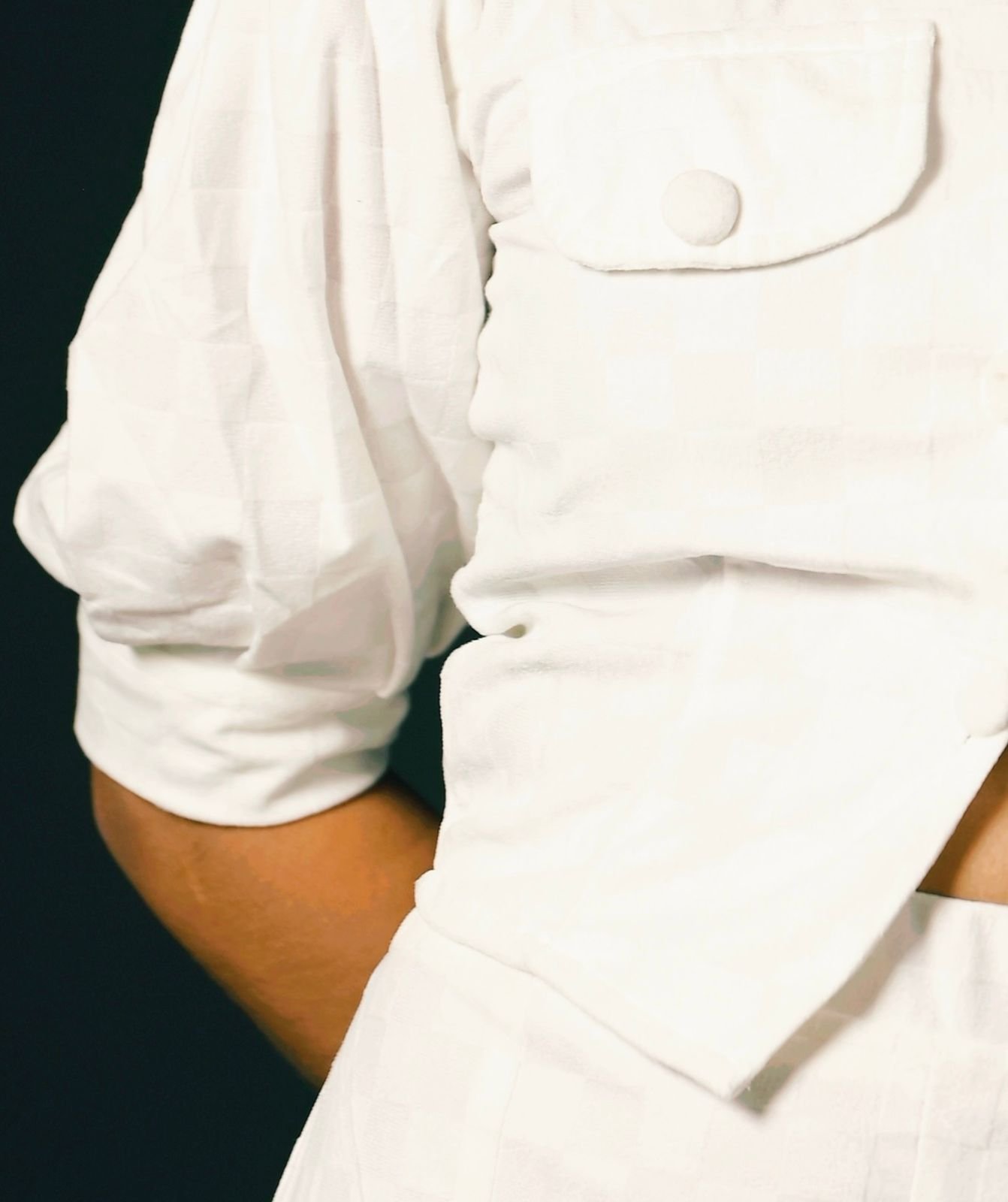 WHITE BREEZE 009 Back